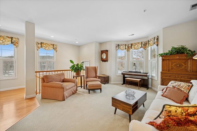 2230 Goldenrod Lane, Glenview, IL 60026