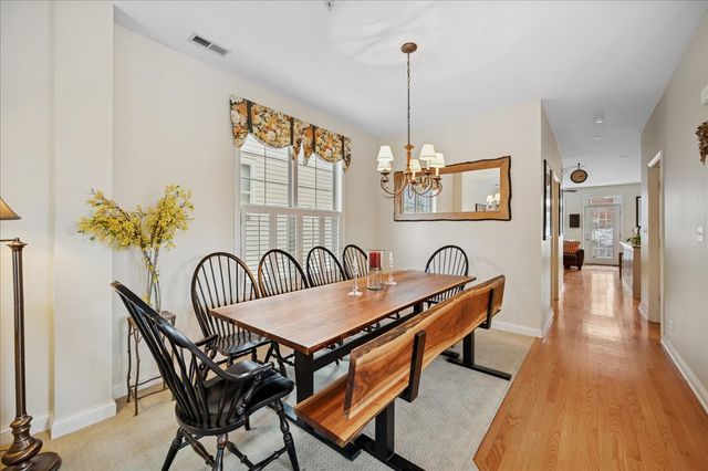 2230 Goldenrod Lane, Glenview, IL 60026