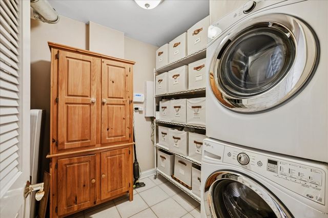 2230 Goldenrod Lane, Glenview, IL 60026