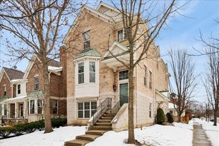 2230 Goldenrod Lane, Glenview, IL 60026