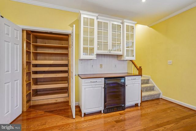 20338 CLIFTONS POINT ST, Potomac Falls, VA 20165