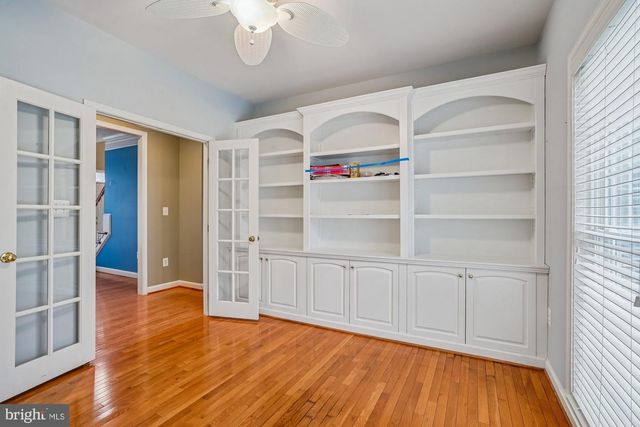 20338 CLIFTONS POINT ST, Potomac Falls, VA 20165