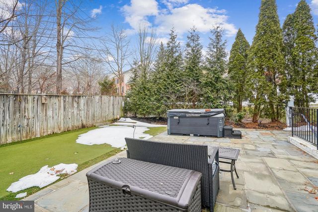 20338 CLIFTONS POINT ST, Potomac Falls, VA 20165