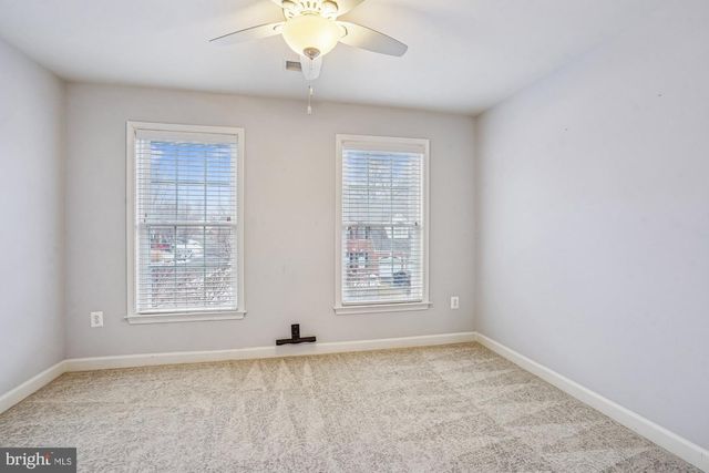 20338 CLIFTONS POINT ST, Potomac Falls, VA 20165