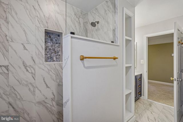 20338 CLIFTONS POINT ST, Potomac Falls, VA 20165