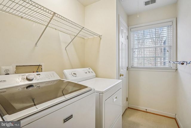 20338 CLIFTONS POINT ST, Potomac Falls, VA 20165