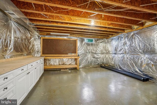 20338 CLIFTONS POINT ST, Potomac Falls, VA 20165