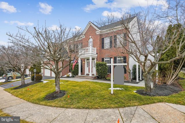 20338 CLIFTONS POINT ST, Potomac Falls, VA 20165