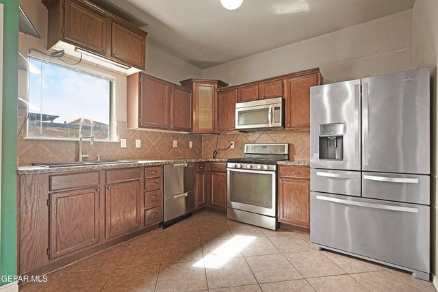 12968 ENRIQUE GOMEZ Lane, El Paso, TX 79938