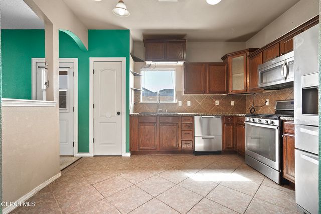 12968 ENRIQUE GOMEZ Lane, El Paso, TX 79938