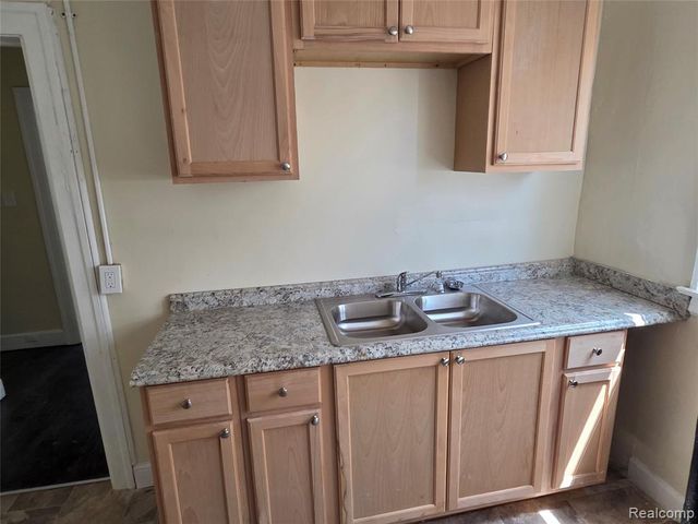 13918 Roselawn Street 2, Detroit, MI 48238