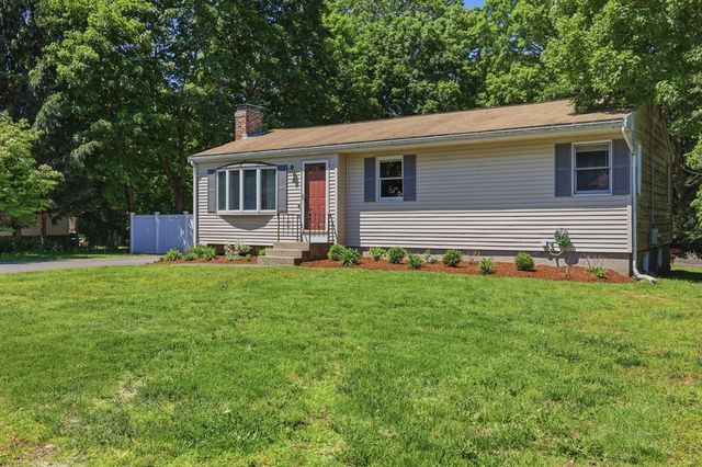 14 Hemlock Drive, Medway, MA 02053