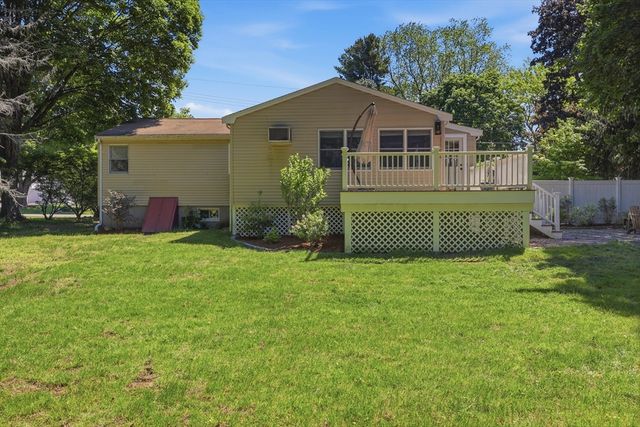 14 Hemlock Drive, Medway, MA 02053