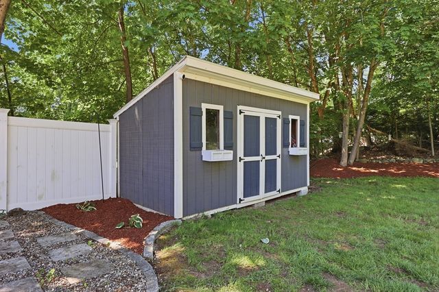 14 Hemlock Drive, Medway, MA 02053