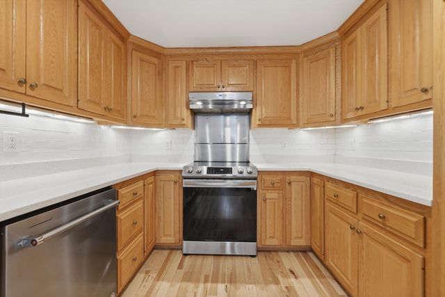 14 Hemlock Drive, Medway, MA 02053