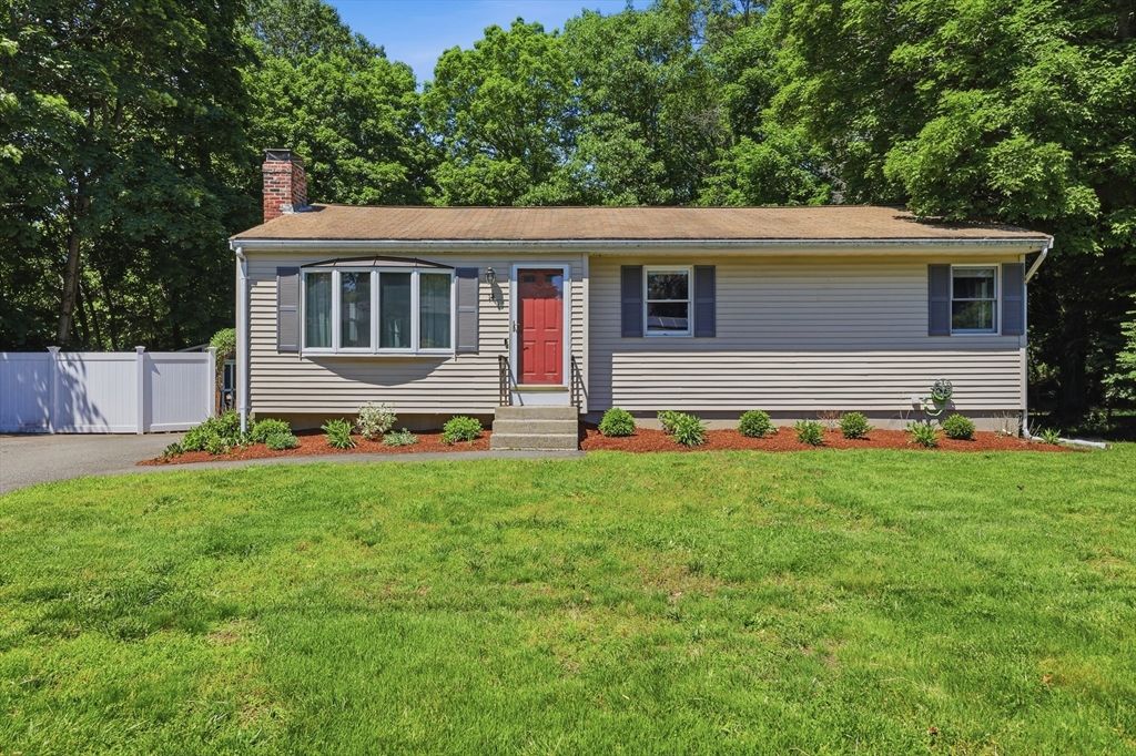14 Hemlock Drive, Medway, MA 02053