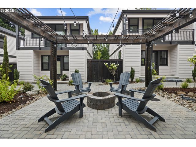 815 3rd St, Lake Oswego, OR 97034