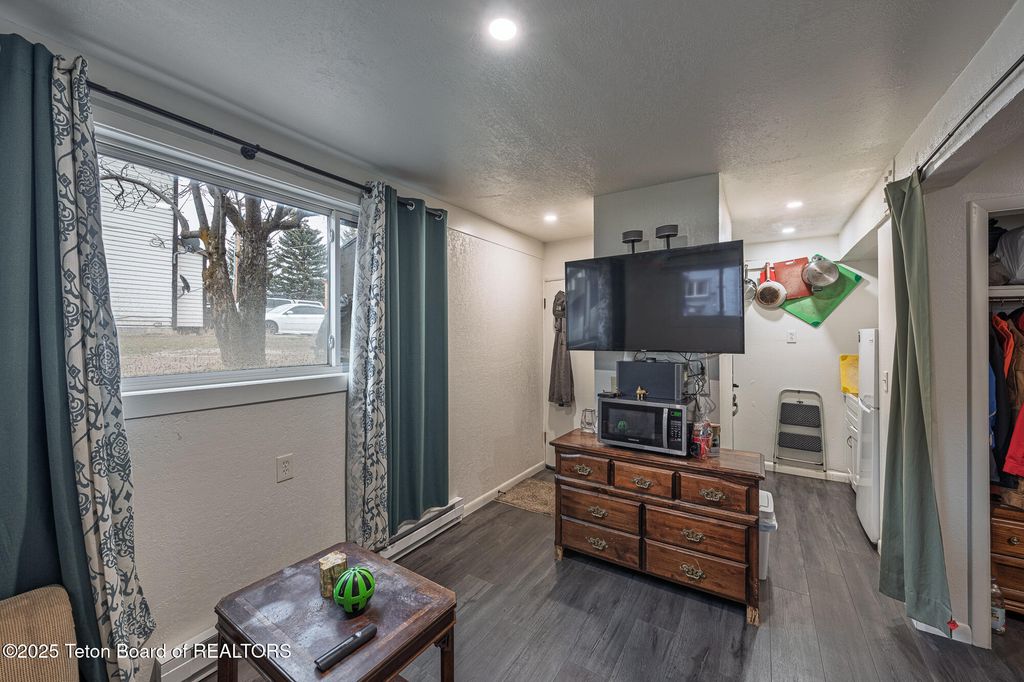 360 E PEARL Avenue, Jackson, WY 83001 photo 18