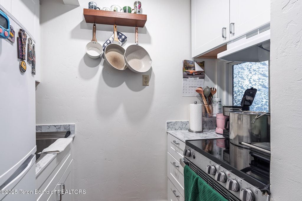 360 E PEARL Avenue, Jackson, WY 83001 photo 23