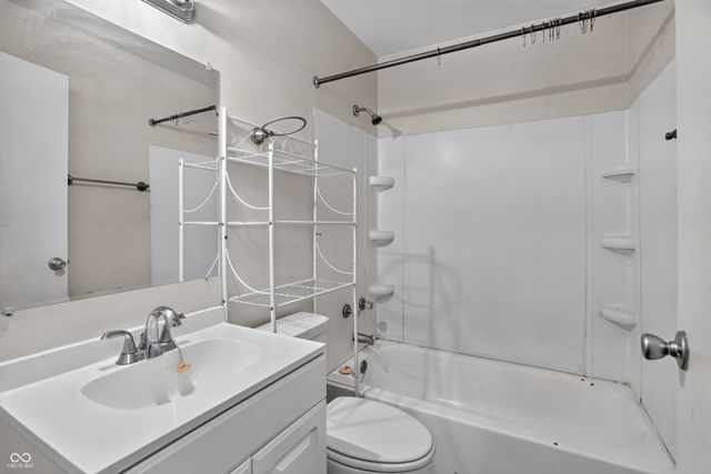 8505 E 34th Place, Indianapolis, IN 46226