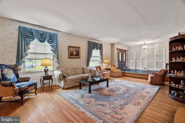 1508 SWEET BRIAR RD, Gladwyne, PA 19035