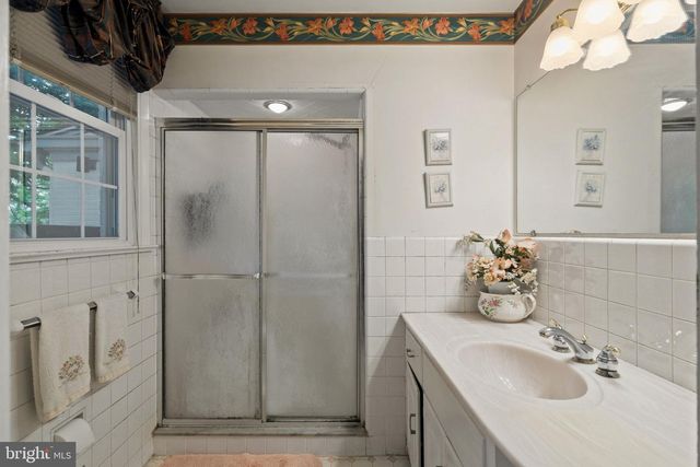 1508 SWEET BRIAR RD, Gladwyne, PA 19035
