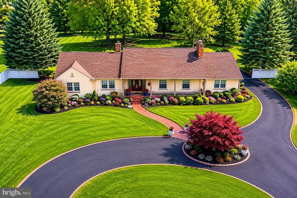 1508 SWEET BRIAR RD, Gladwyne, PA 19035