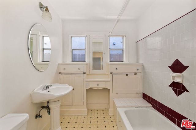 4016 Lyceum Avenue, Los Angeles, CA 90066