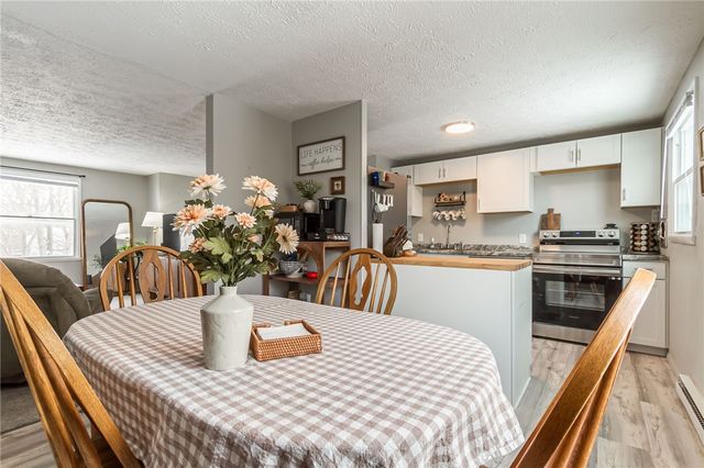 1616 Wheatstone Drive, Farmington, NY 14425