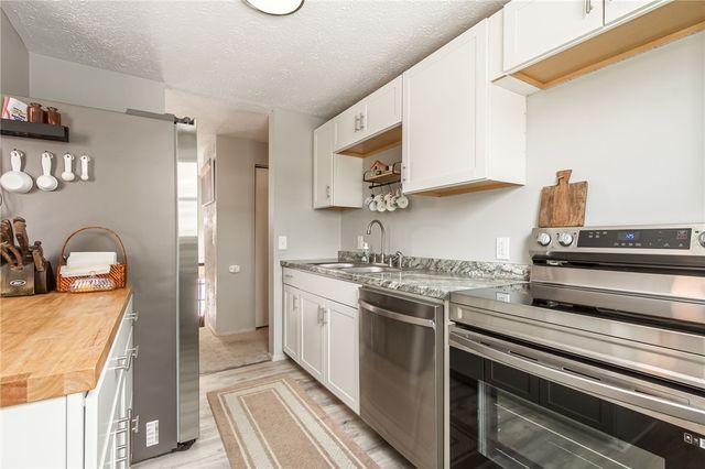 1616 Wheatstone Drive, Farmington, NY 14425