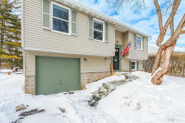 1616 Wheatstone Drive, Farmington, NY 14425