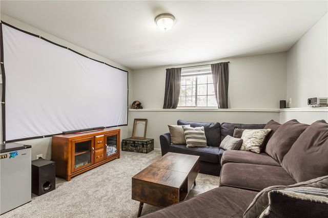 1616 Wheatstone Drive, Farmington, NY 14425