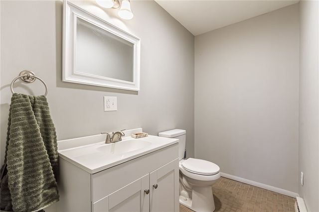 1616 Wheatstone Drive, Farmington, NY 14425