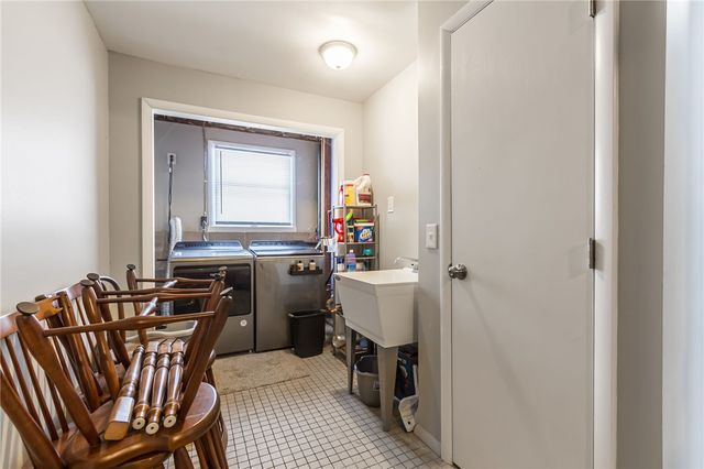 1616 Wheatstone Drive, Farmington, NY 14425