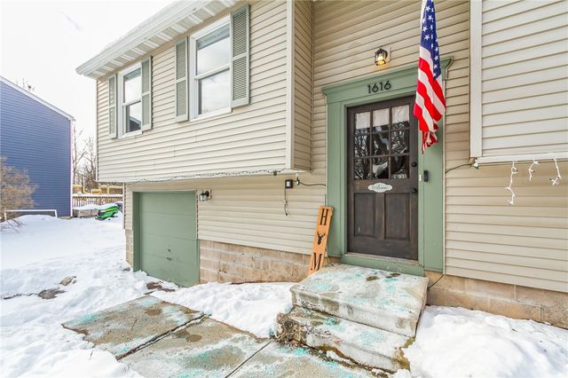 1616 Wheatstone Drive, Farmington, NY 14425