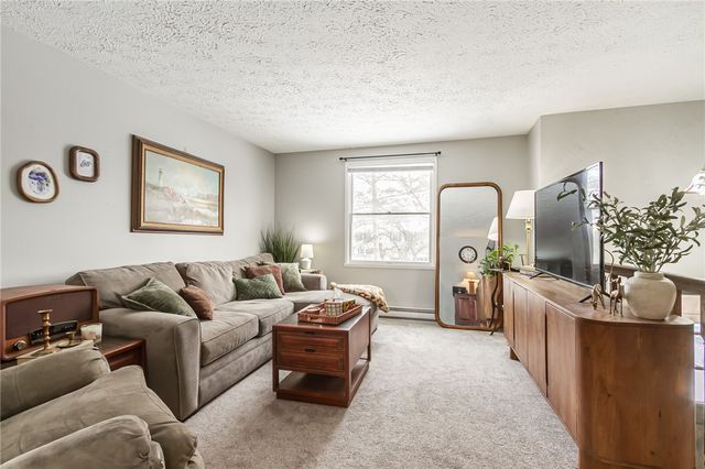 1616 Wheatstone Drive, Farmington, NY 14425