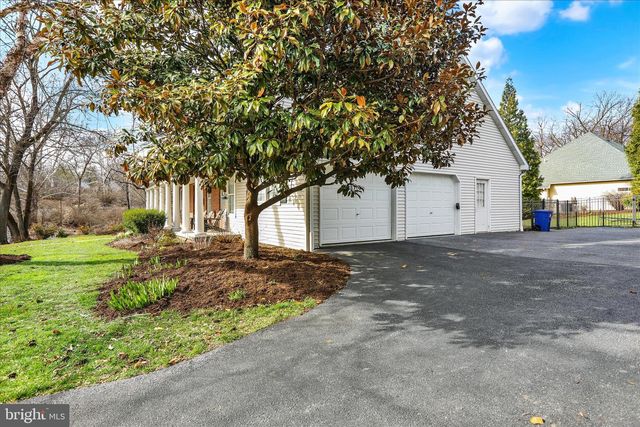 74 MUSEUM RD, Reading, PA 19607