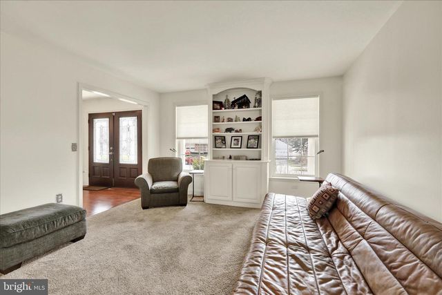 74 MUSEUM RD, Reading, PA 19607