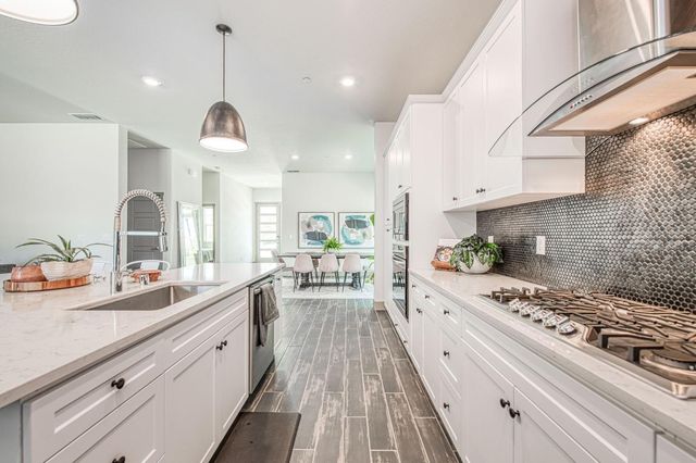 819 Pinnacle Drive W, Madera, CA 93636