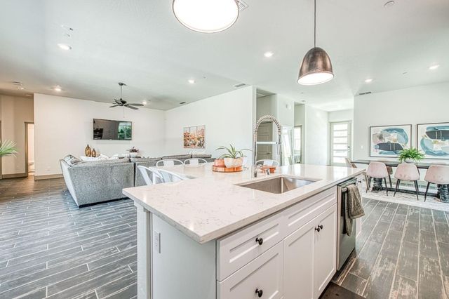819 Pinnacle Drive W, Madera, CA 93636