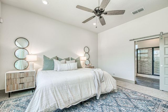 819 Pinnacle Drive W, Madera, CA 93636