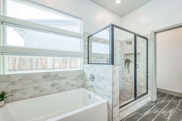 819 Pinnacle Drive W, Madera, CA 93636