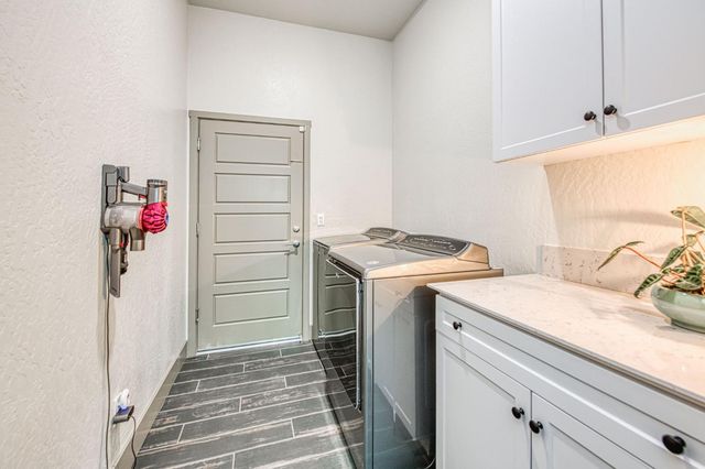 819 Pinnacle Drive W, Madera, CA 93636
