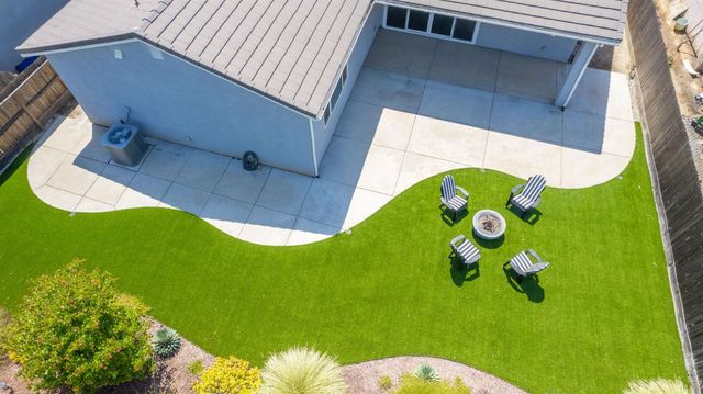 819 Pinnacle Drive W, Madera, CA 93636