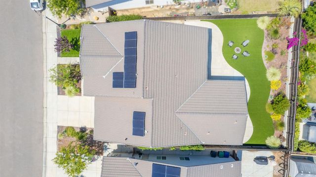819 Pinnacle Drive W, Madera, CA 93636