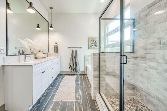 819 Pinnacle Drive W, Madera, CA 93636