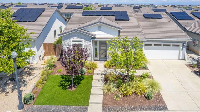 819 Pinnacle Drive W, Madera, CA 93636