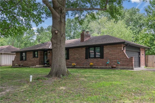 200 SW 20th Terrace, Oak Grove, MO 64075