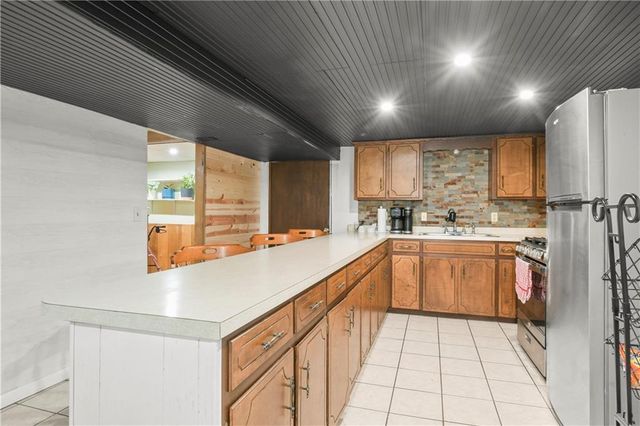 200 SW 20th Terrace, Oak Grove, MO 64075