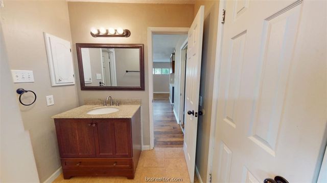 3004 Longleaf Drive, College Station, TX 77845